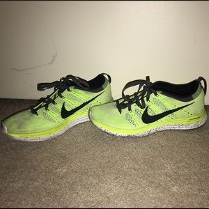 NIKE FLYKNIT ONE WOMENS RUNNING SHOE